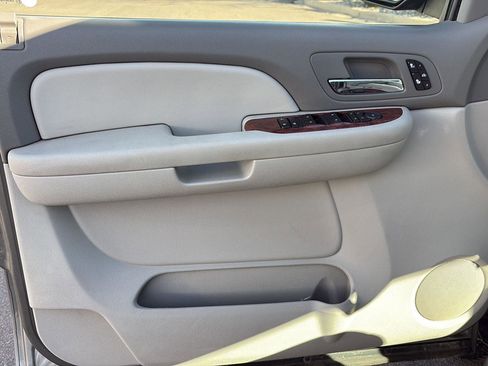 Used 2009 GMC Sierra 1500 SLT w/ SLT Convenience Package image 13