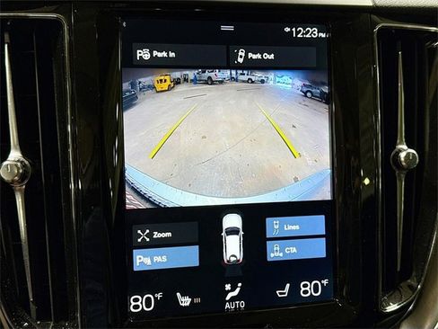 Used 2019 Volvo XC60 T5 Momentum w/ Premium Package image 16