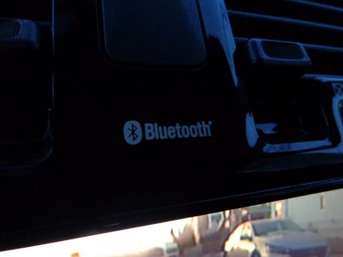 Used 2017 Nissan Leaf SV image 37