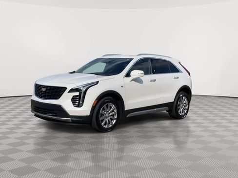 Used 2023 Cadillac XT4 Premium Luxury w/ Technology Package AWD/4WD image 4