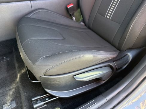 Certified 2022 Hyundai Elantra SEL w/ Preferred Accessory Package image 12