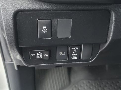 Used 2022 Toyota Tacoma TRD Off-Road image 19