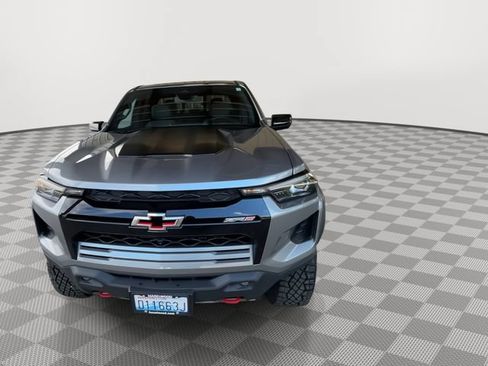 Used 2026 Chevrolet Colorado ZR2 w/ Technology Package AWD/4WD image 3