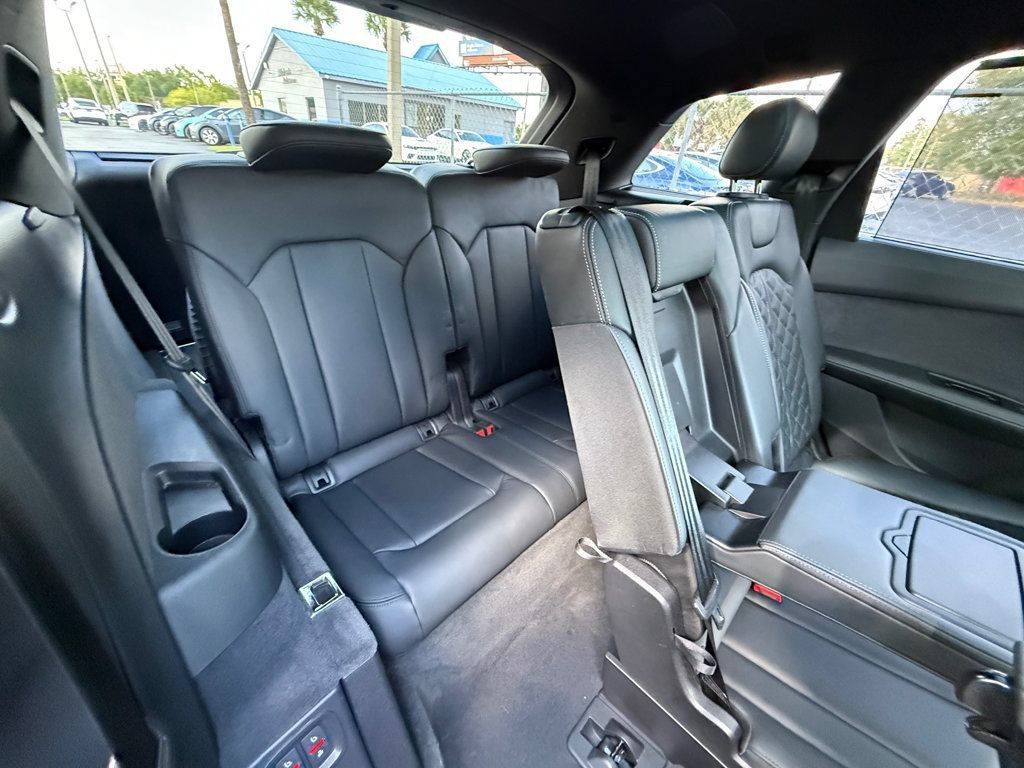 Used 2023 Audi SQ7 Prestige AWD/4WD image 40