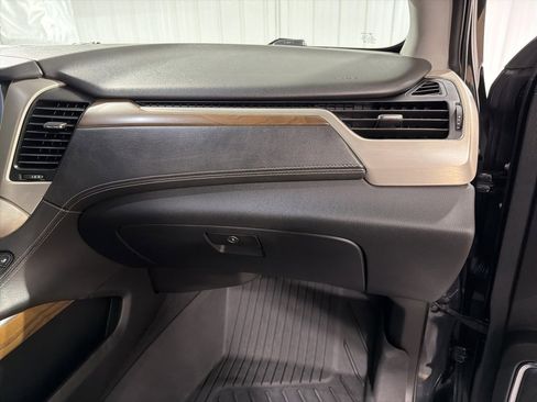Used 2020 GMC Yukon Denali w/ Open Road Package image 25