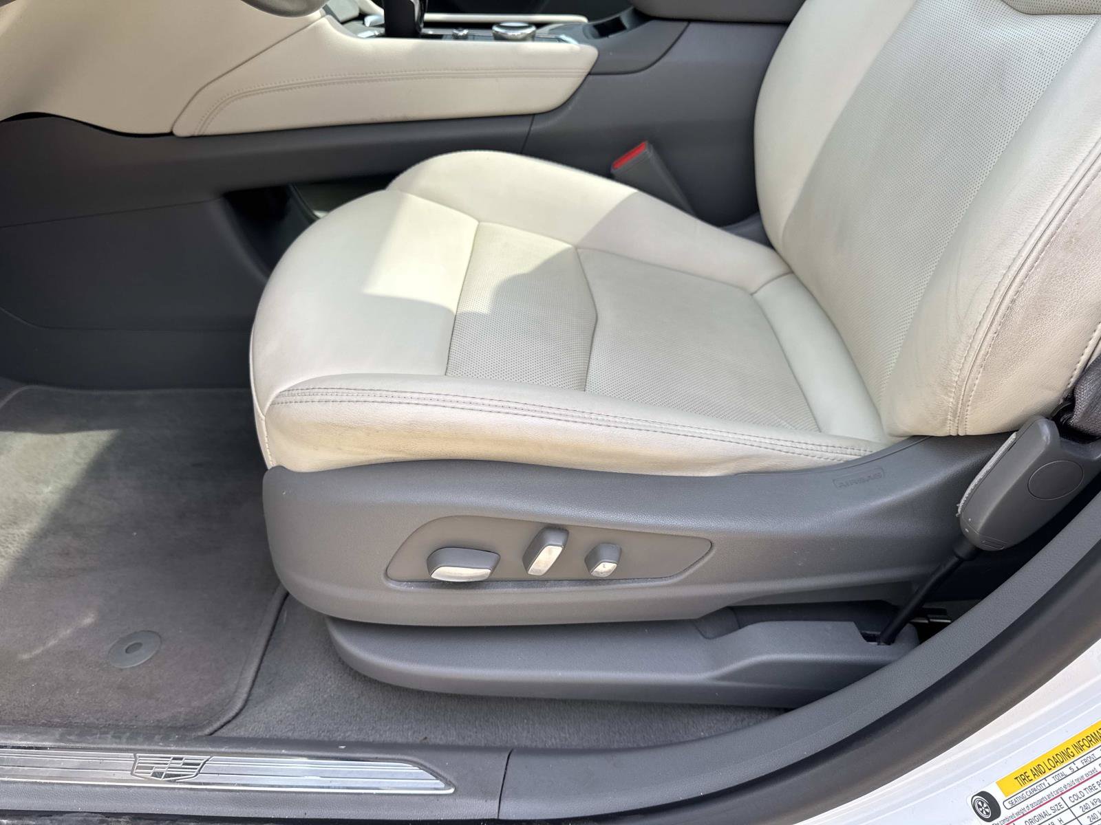 Used 2021 Cadillac XT5 Premium Luxury FWD image 17