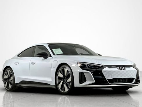 Used 2023 Audi e-tron GT Prestige w/ Prestige Package image 7