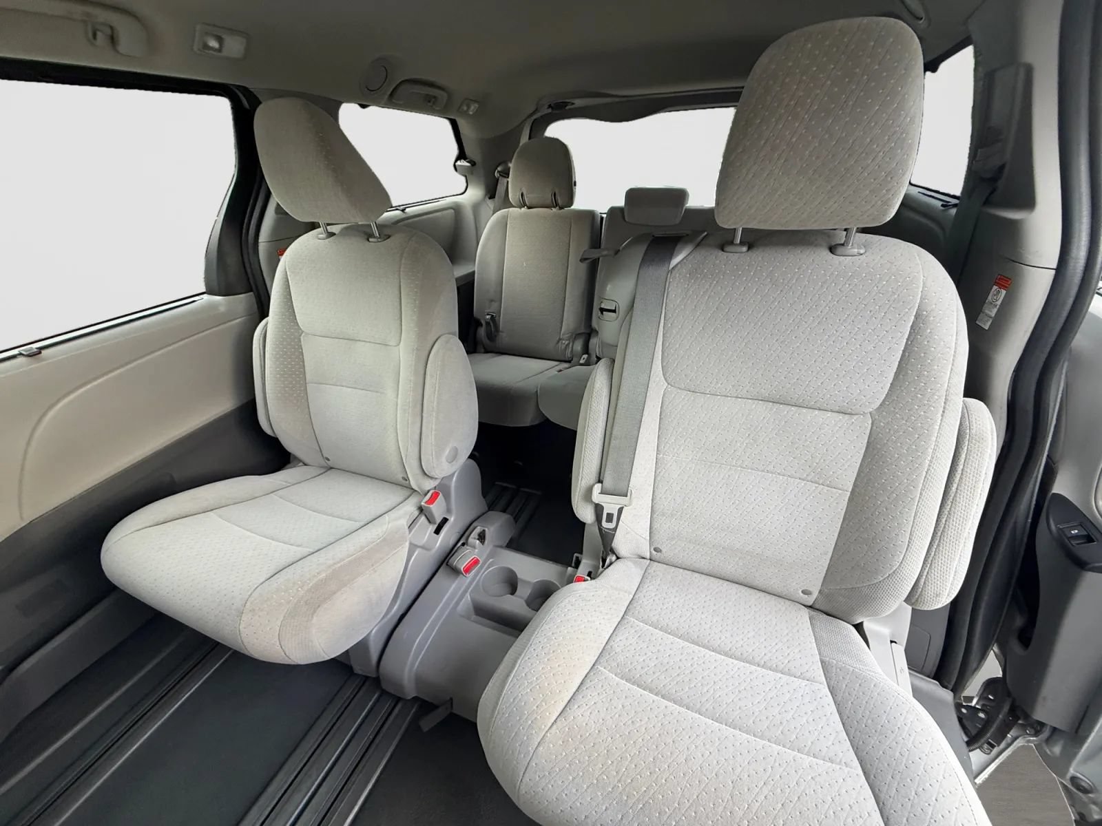 Used 2020 Toyota Sienna LE FWD image 15