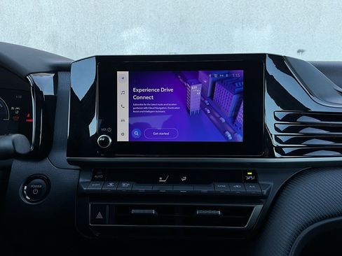 Used 2025 Toyota Camry SE image 26