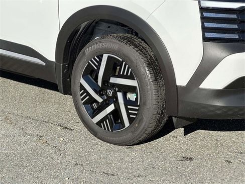 New 2026 Nissan Kicks SV image 7