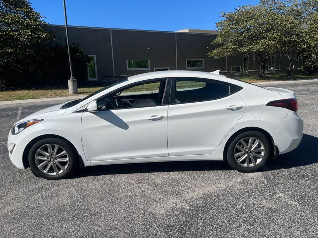 Used 2014 Hyundai Elantra SE w/ Option Group 02 FWD image 4
