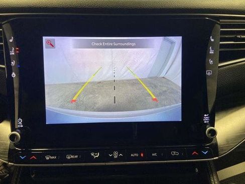 Used 2024 Jeep Wagoneer L Series II w/ Flexible Seating Group image 14