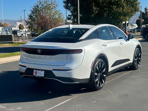 Certified 2026 Toyota Crown Platinum image 5