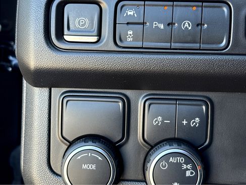 Used 2024 Chevrolet Tahoe LS RWD image 10