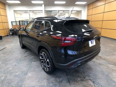 Used 2026 Chevrolet Trax RS w/ Sunroof Package image 5