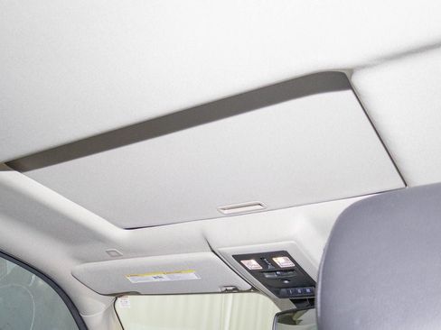 Used 2018 RAM 1500 Laramie image 27