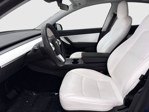 Used 2021 Tesla Model Y Long Range AWD/4WD image 17