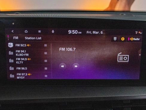 Used 2025 Kia Telluride S image 9