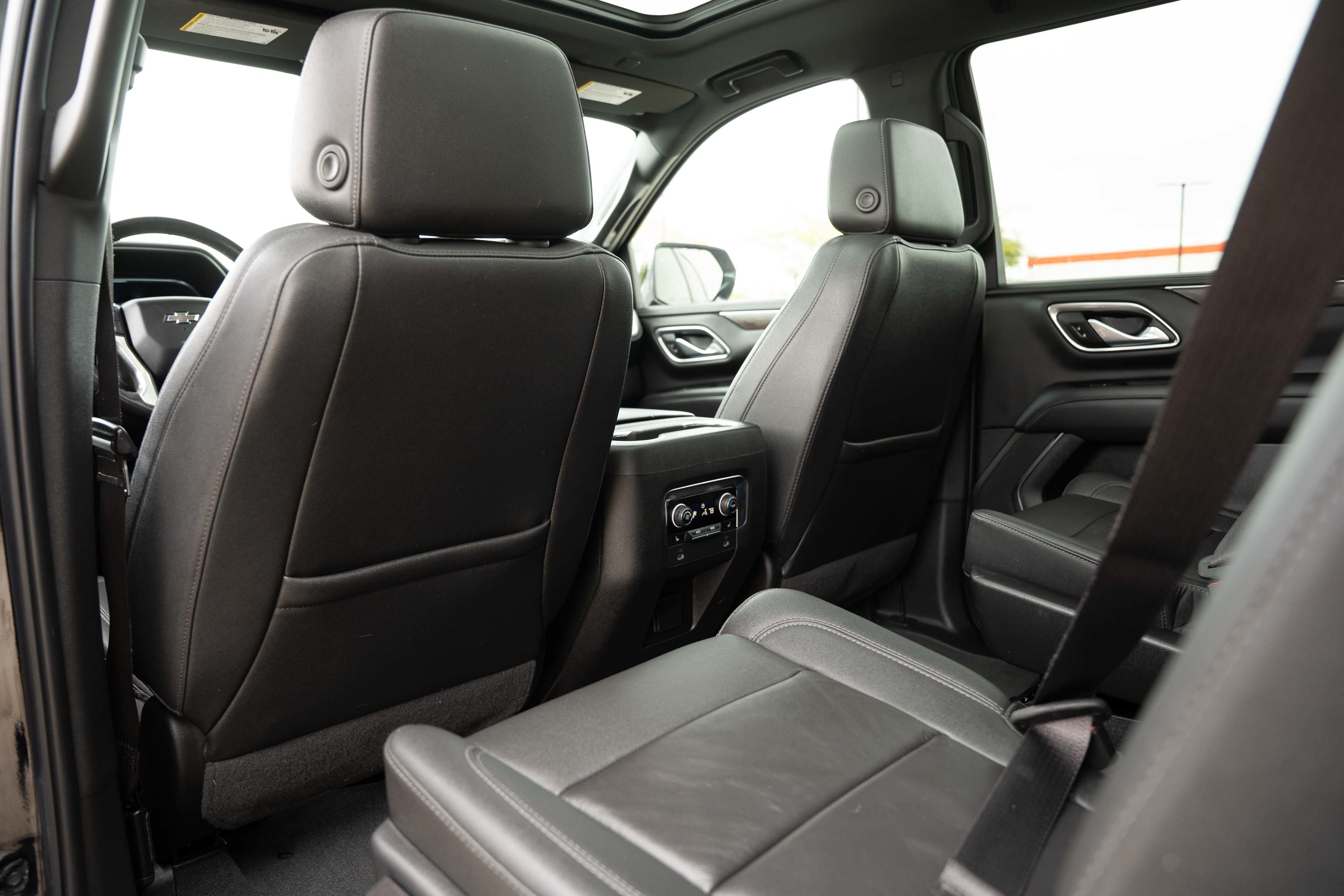 Used 2022 Chevrolet Tahoe Z71 w/ Luxury Package AWD/4WD image 24