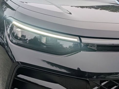 New 2026 Volkswagen Tiguan SE R-Line image 9