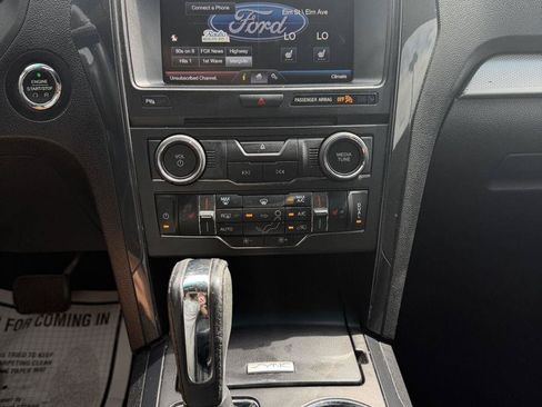 Used 2016 Ford Explorer XLT w/ Equipment Group 202A FWD image 7