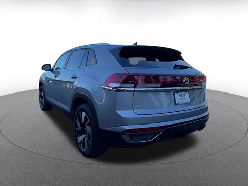 Used 2025 Volkswagen Atlas Cross Sport SE image 11