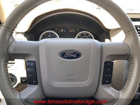 Used 2011 Ford Escape XLT AWD/4WD image 10