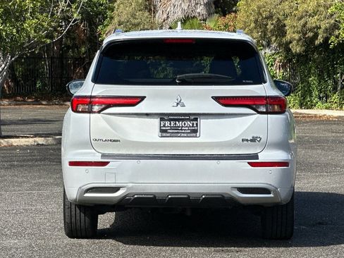Used 2023 Mitsubishi Outlander SEL AWD/4WD image 4