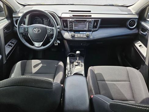 Used 2018 Toyota RAV4 XLE FWD image 16