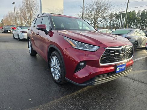 Used 2023 Toyota Highlander Limited AWD/4WD image 10