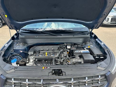 Used 2025 Hyundai Venue Limited FWD image 37