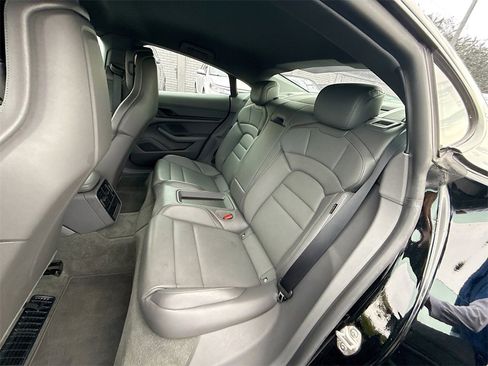 Used 2021 Porsche Taycan image 27