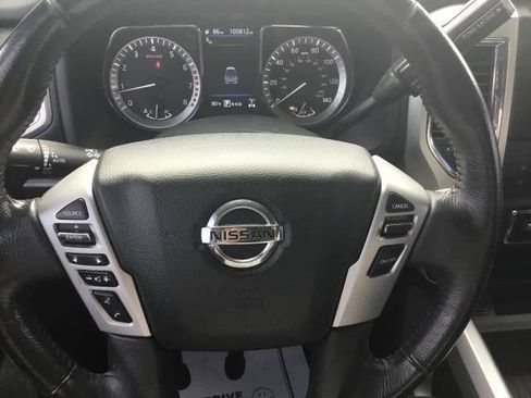 Used 2019 Nissan Titan SV w/ SV Convenience Package AWD/4WD image 15