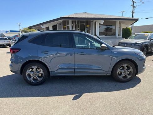 Used 2023 Ford Escape ST-Line FWD image 8