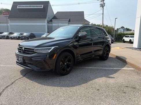 Used 2023 Volkswagen Tiguan SE R-Line AWD/4WD image 7