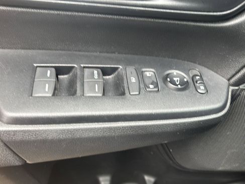 Used 2018 Honda CR-V LX image 11