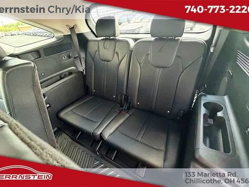 Used 2025 Kia Sorento S AWD/4WD image 24
