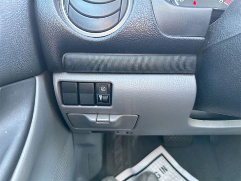 Used 2004 MAZDA MAZDA6 i image 17