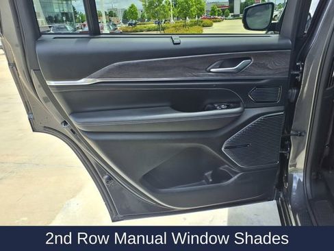 Used 2022 Jeep Grand Cherokee L Overland w/ Luxury Tech Group IV RWD image 20