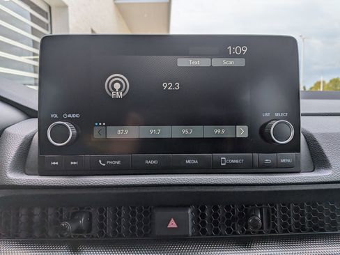 Certified 2025 Honda CR-V EX image 17