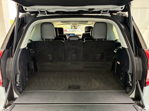 Used 2025 Ford Expedition Platinum AWD/4WD image 9