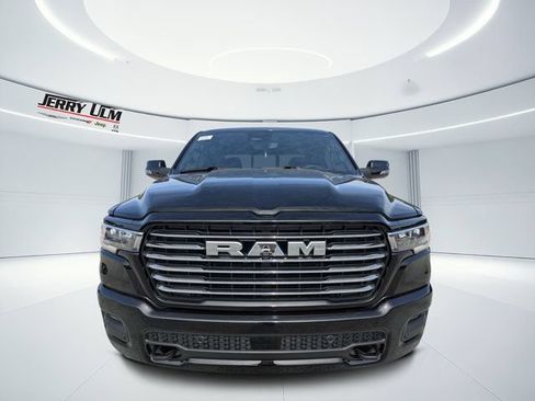 New 2026 RAM 1500 Laramie w/ Laramie Preferred Package AWD/4WD image 8