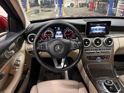 Used 2018 Mercedes-Benz C 300 4MATIC Sedan image 18