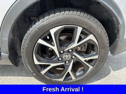 Used 2020 Toyota C-HR XLE image 14