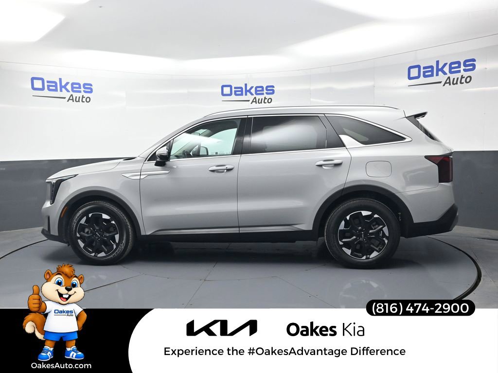 Certified 2026 Kia Sorento S w/ S Panoramic Sunroof Package FWD image 4
