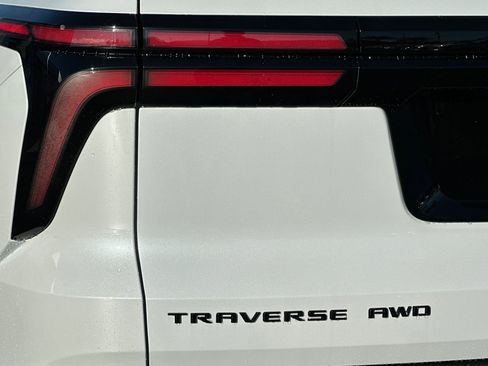 New 2026 Chevrolet Traverse Z71 w/ Driver Confidence Package image 28