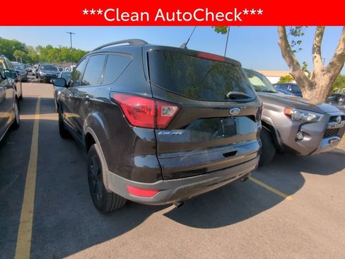 Used 2019 Ford Escape SE FWD image 4