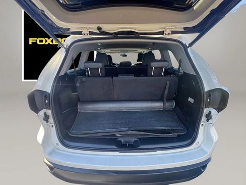 Used 2014 Toyota Highlander XLE image 18