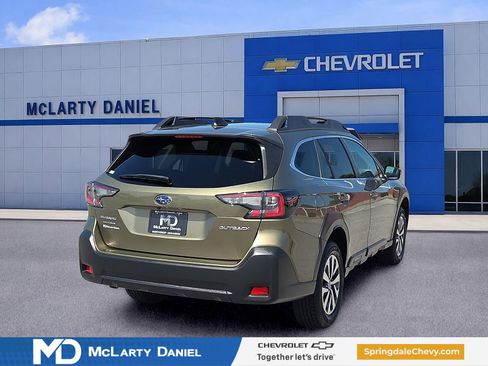 Used 2024 Subaru Outback Premium AWD/4WD image 5
