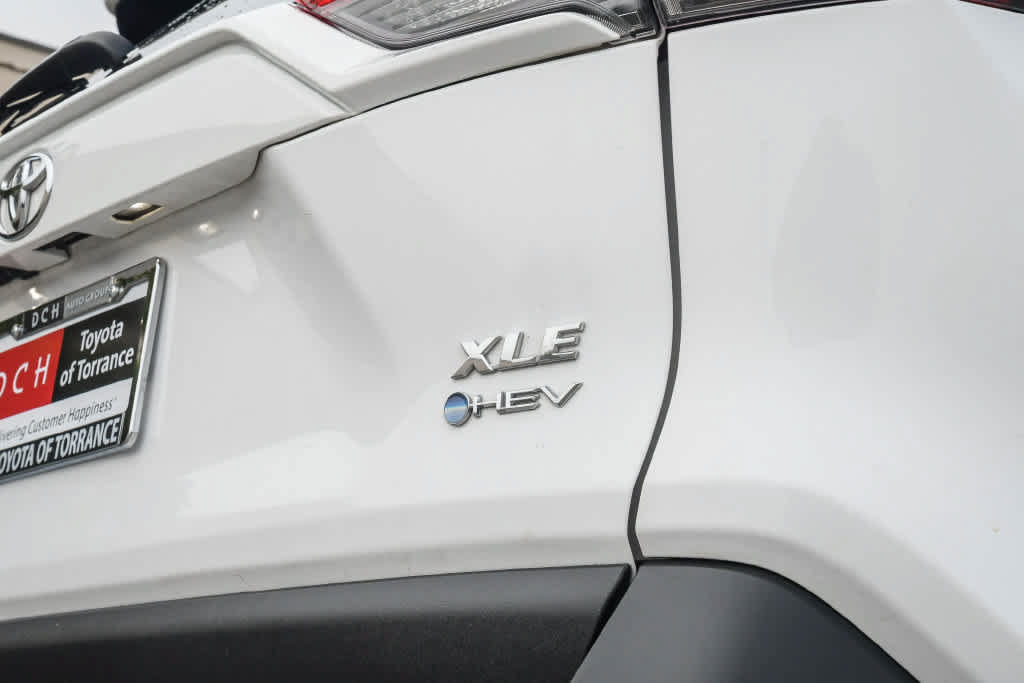 Used 2025 Toyota RAV4 XLE AWD/4WD image 11